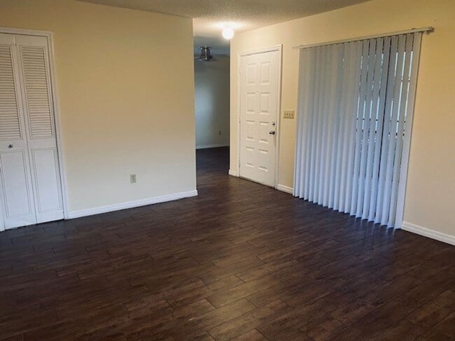 Photo - 1604 Sunside Square Apartment