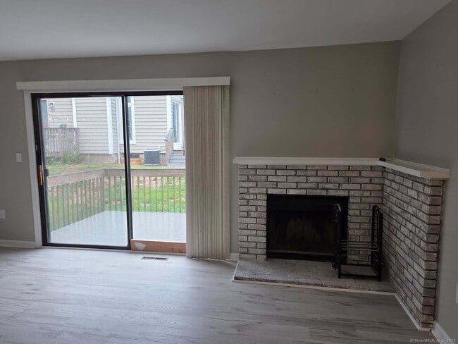 Building Photo - 335 Monticello Dr