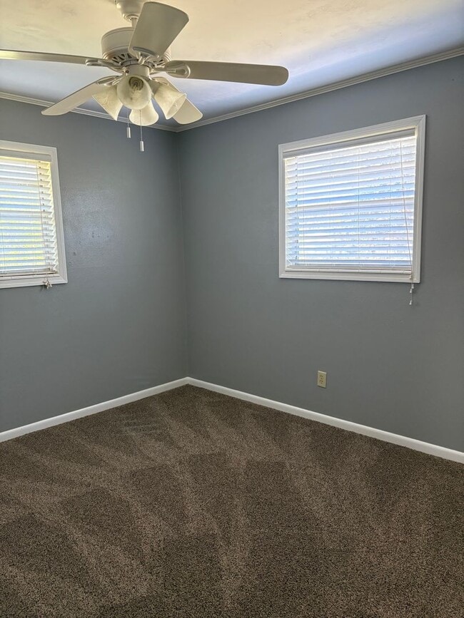 Building Photo - Home Near Lake Jackson