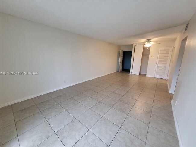 Foto del edificio - 405 S Pine Island Rd