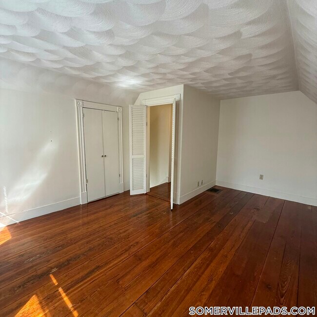 Foto del edificio - 79 Electric Ave