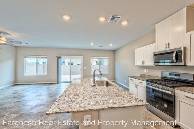 Building Photo - 4 br, 2.5 bath House - 7850 W Shelbourne Ave