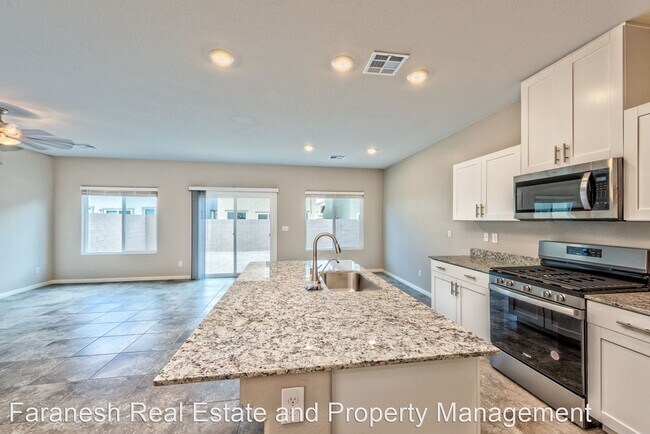 Foto del edificio - 4 br, 2.5 bath House - 7850 W Shelbourne Ave