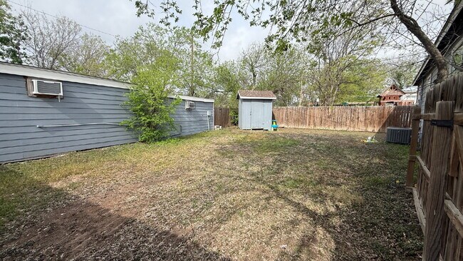 Foto del edificio - Newly renovated 3 bedroom 2 bath home centrally located!