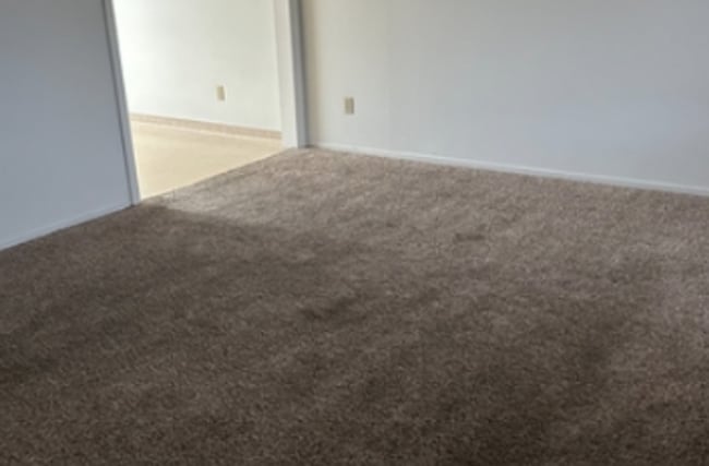 Building Photo - Binning Spring