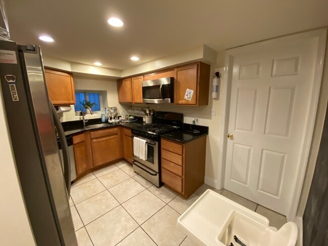 Lovely modern kitchen - 1859 Mintwood Pl NW Apartments