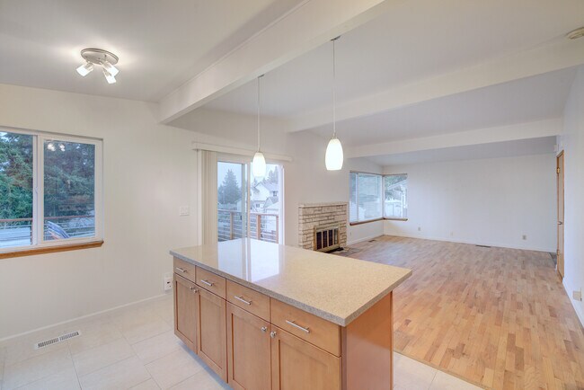 Foto del edificio - 11002 12th Ave SW