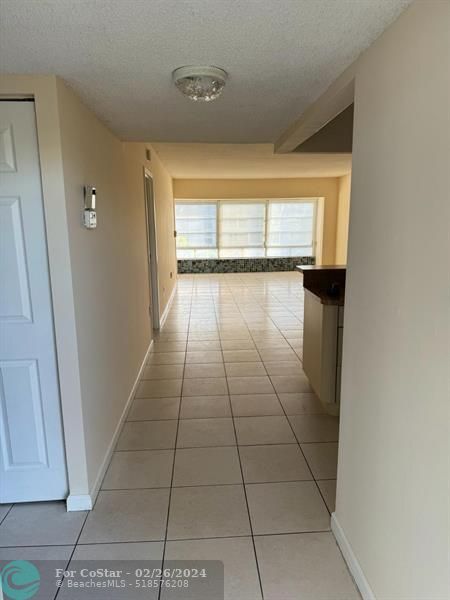 Foto del edificio - 8321 Sands Point Blvd