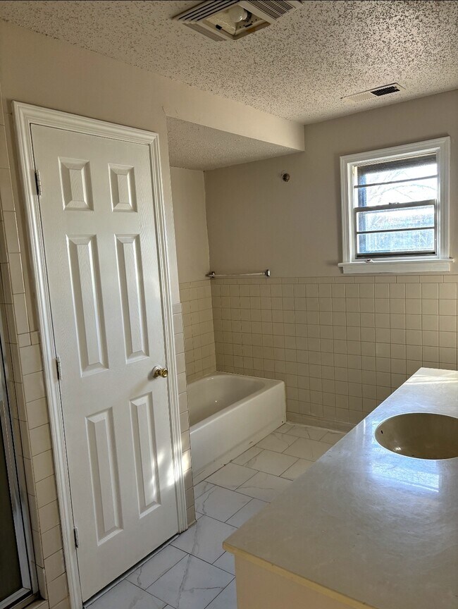 Foto del edificio - 3204 Leeds St