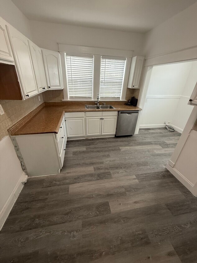 Foto principal - 615 W Myrtle St