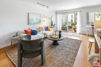 Building Photo - 1154 S Barrington Ave