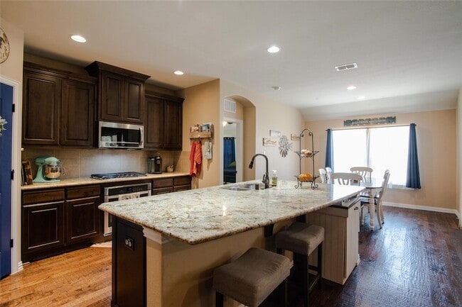 Photo - 1516 Westview Ln House