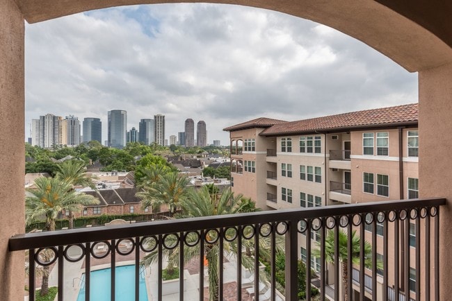 Building Photo - High Point Uptown