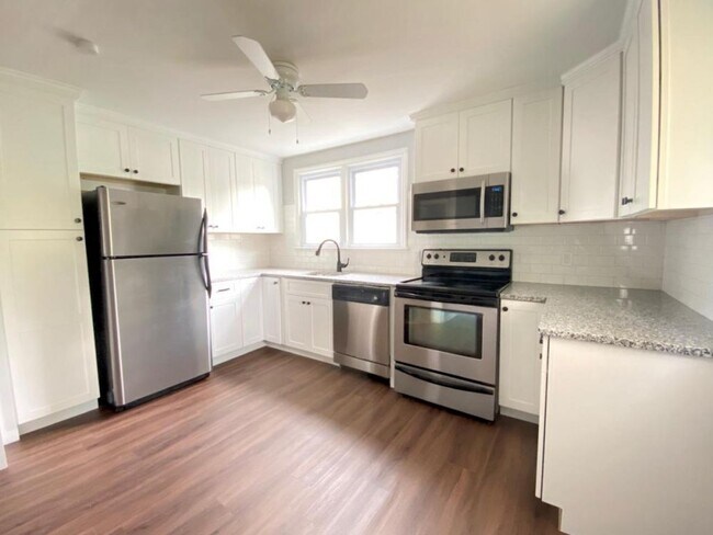 Building Photo - 24 Beechwood Ave