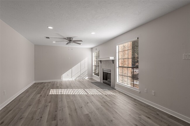 Building Photo - 2401 Sycamore Ave