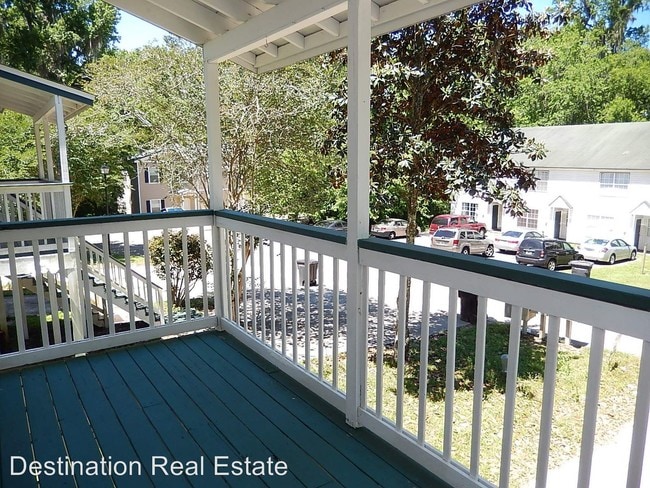 Building Photo - 2 br, 2.5 bath House - 533 Collinsford Road