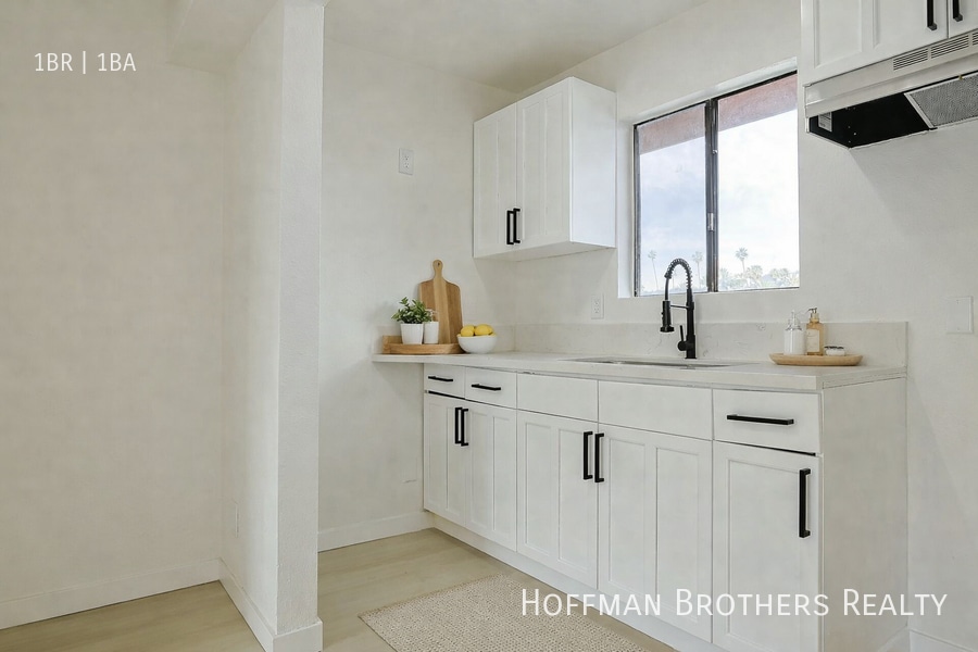 Foto del edificio - 1816 N Gramercy Pl