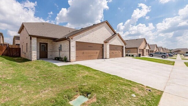 Building Photo - 717 Rolling Terrace Cir