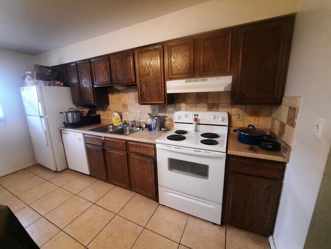 Building Photo - 2 bedroom near downtown Golden | Lots of natural light | Mountain views