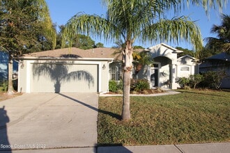 Building Photo - 817 Potomac Dr