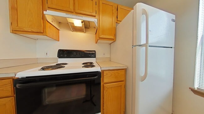 Building Photo - 1 Bedroom Apartment ~ Close to Campus
