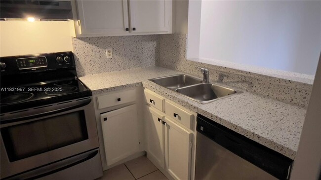 Building Photo - 12219 SW 14th Ln