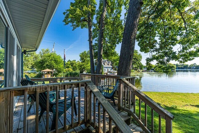 Foto del edificio - 391 Shady Oaks St