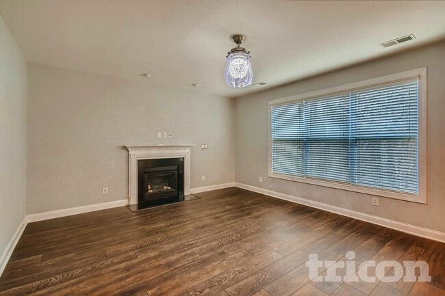 Foto del edificio - 428 Castlebury Ct