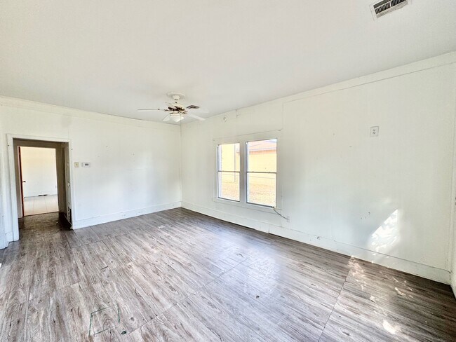 Foto del edificio - 121 SW 3rd St
