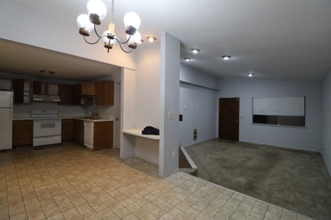 Foto del edificio - 8016 N Bicentennial Loop SE