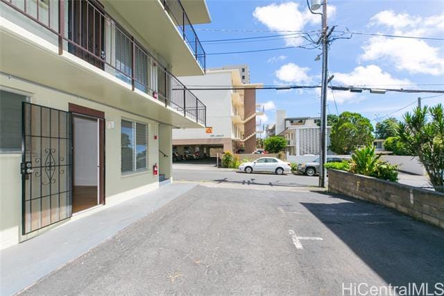 Building Photo - 1650 Liholiho St