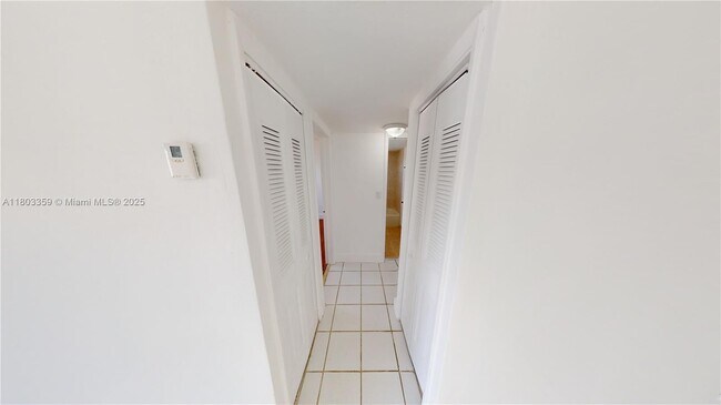 Foto del edificio - 677 SW 9th Ave