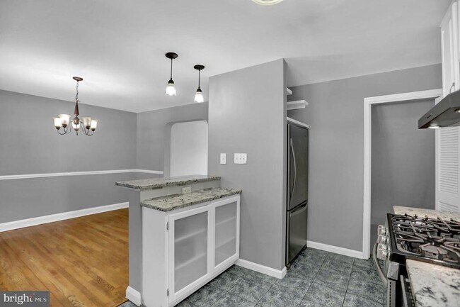 Foto del edificio - 1426 Putty Hill Ave