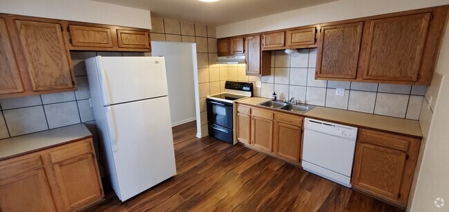 Building Photo - 5810 Oneida St