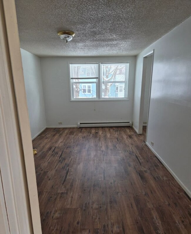 Building Photo - 212 Sycamore St