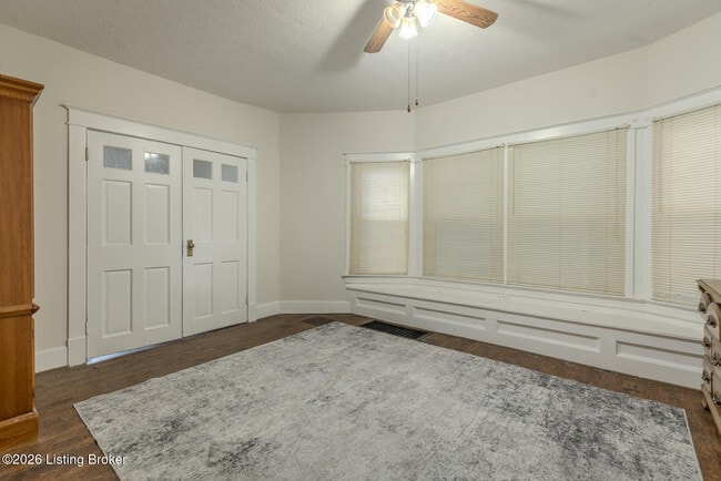 Building Photo - 2905 S 4th St