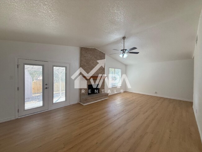 Foto del edificio - 5618 Wood Walk St