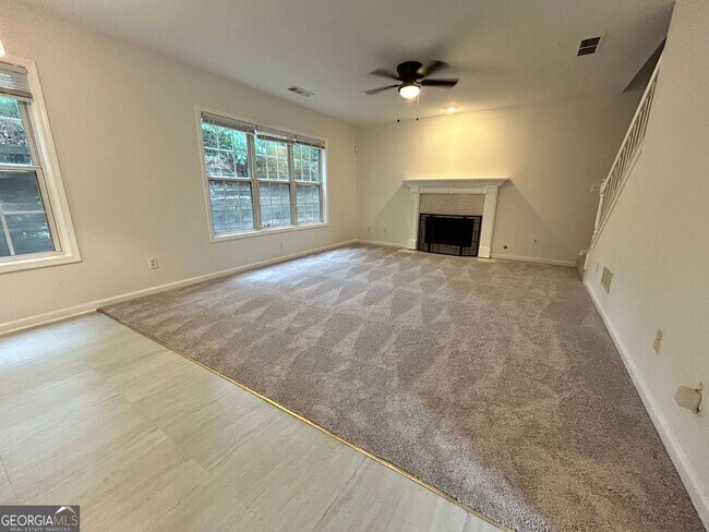 Foto del edificio - 3115 Maple Terrace Dr