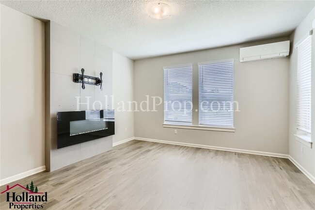 Building Photo - Modern 3-Bedroom Townhome in Hillsboro!