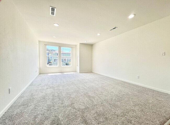 Building Photo - 1780 McKinnon Ave,