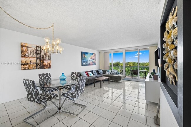 Building Photo - 100 Bayview Dr