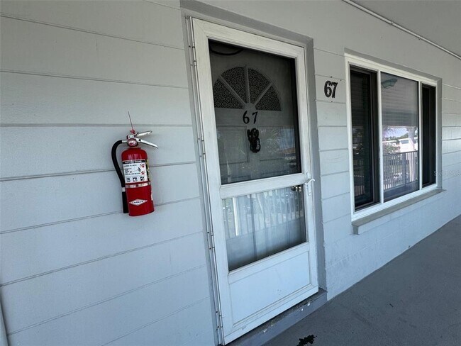 Building Photo - 2449 Columbia Dr