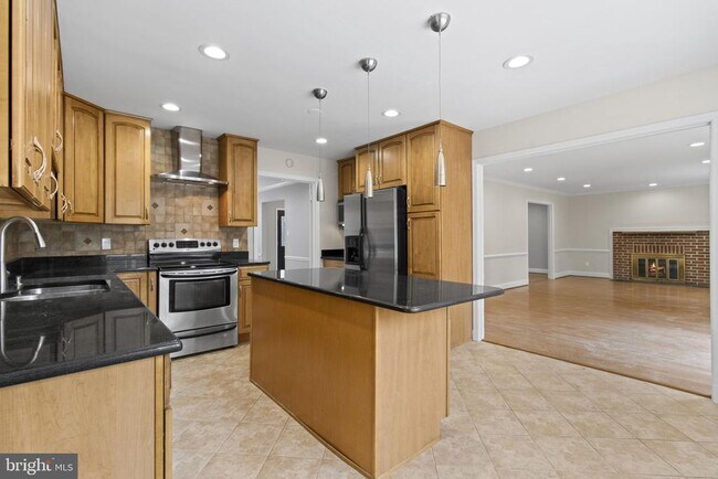 Foto del edificio - 8800 Seven Locks Rd