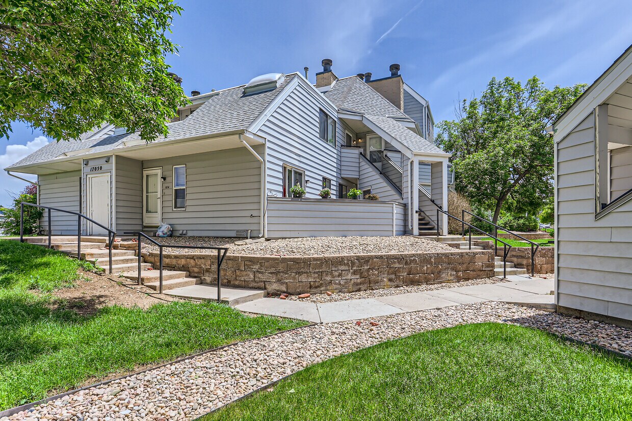Primary Photo - 17050 E Ford Dr