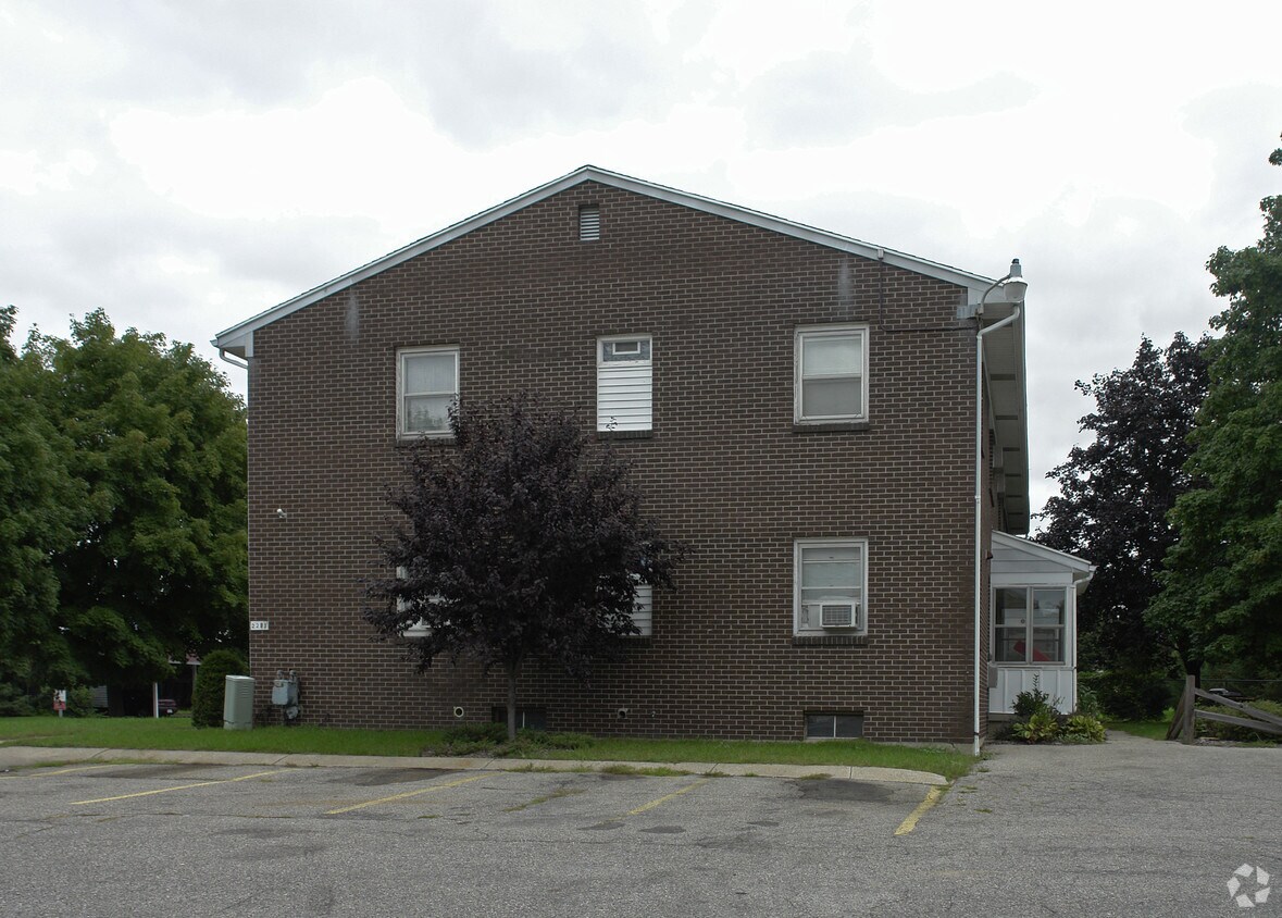 Building Photo - 2225-2230 29th St SW