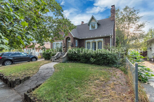 Building Photo - 130 400 E