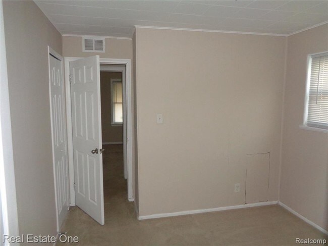 Foto del edificio - 4949 Huron St