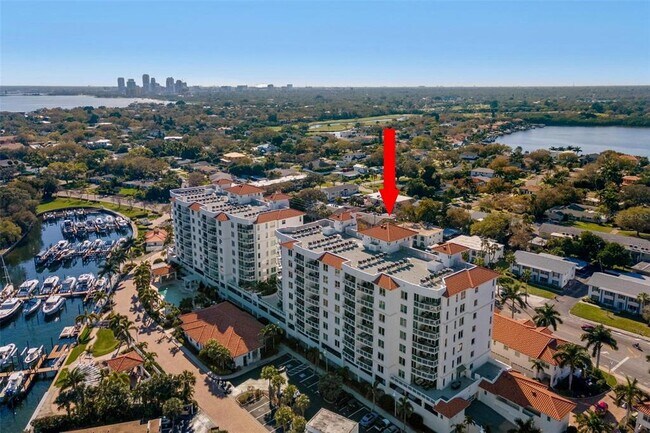 Foto del edificio - 1325 Snell Isle Blvd NE