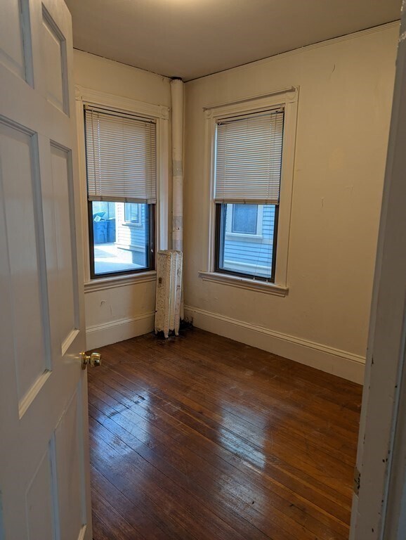 Foto del edificio - 6 Pleasant Ave