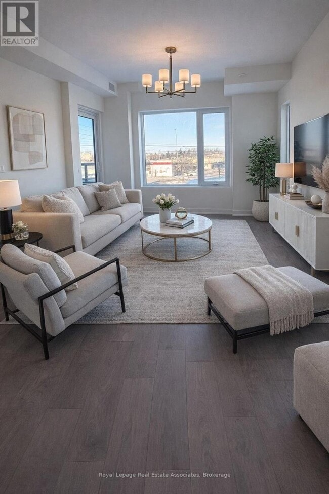 Photo du bâtiment - 8020 Derry Rd